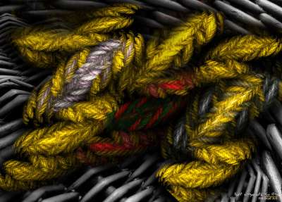 twist a rope with rice straw(짚으로 밧줄을 꼬다)